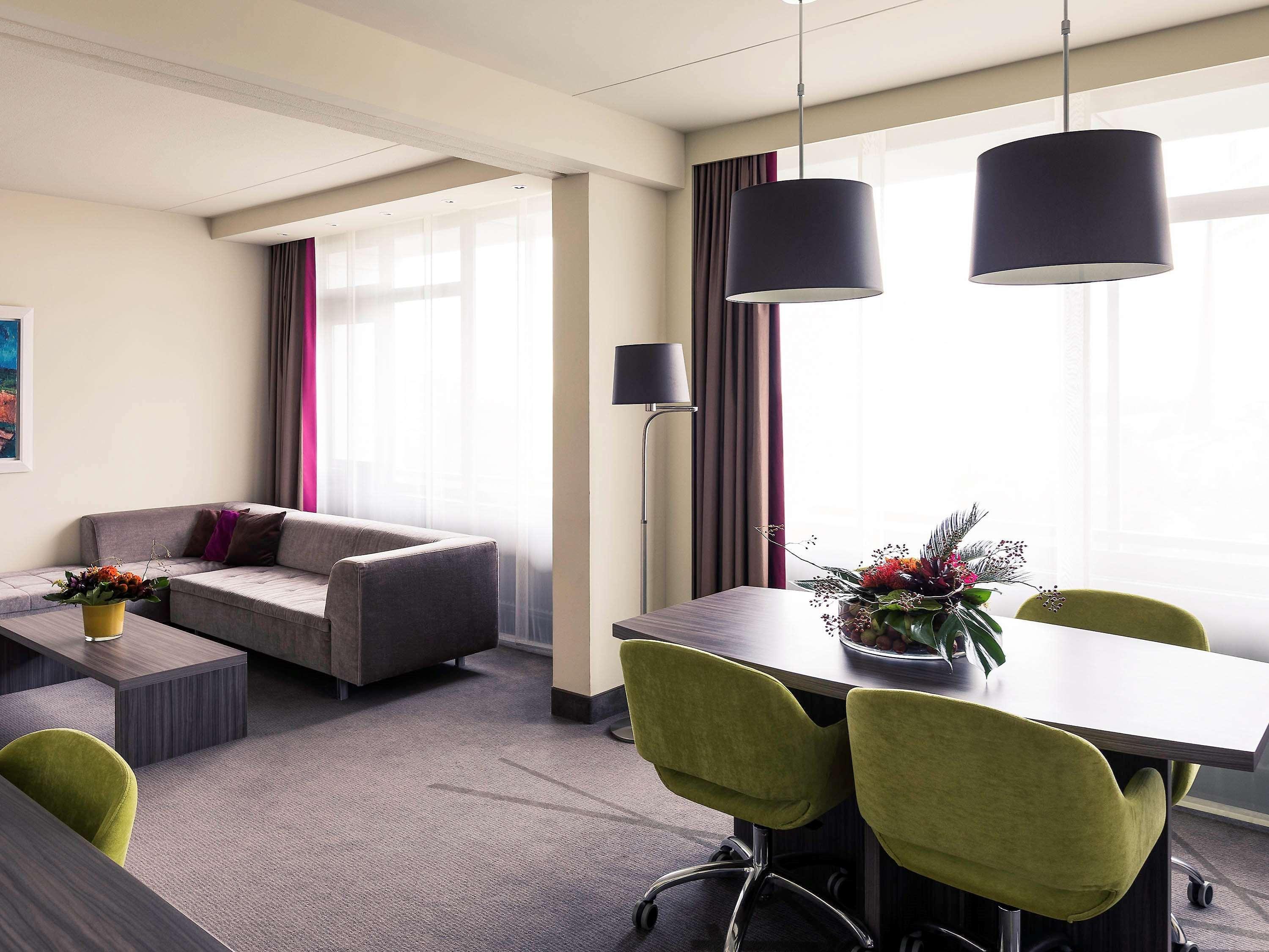 Mercure Hotel Groningen Martiniplaza Exterior photo